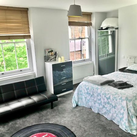Camden Guest House Double Bedroom With Super Large King Bed London Eksteriør bilde