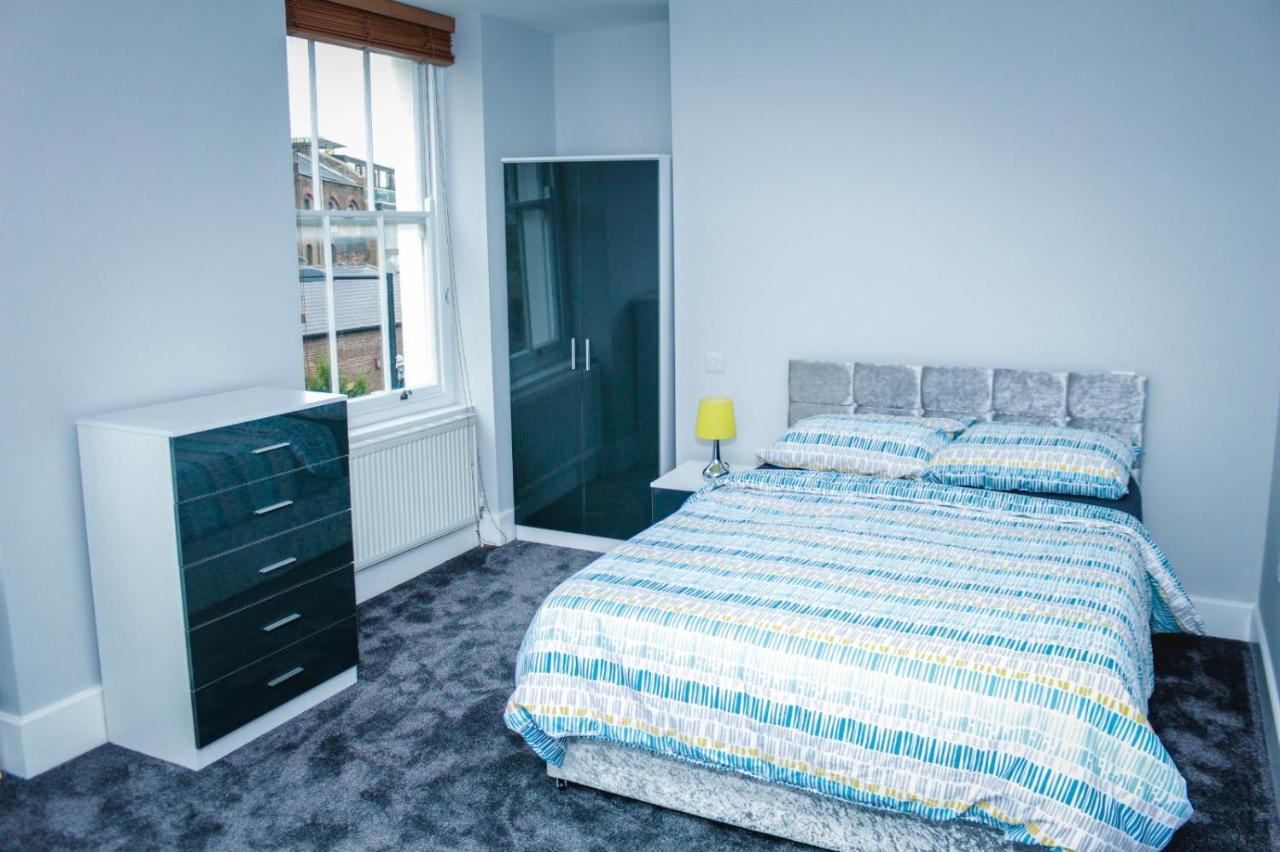 Camden Guest House Double Bedroom With Super Large King Bed London Eksteriør bilde