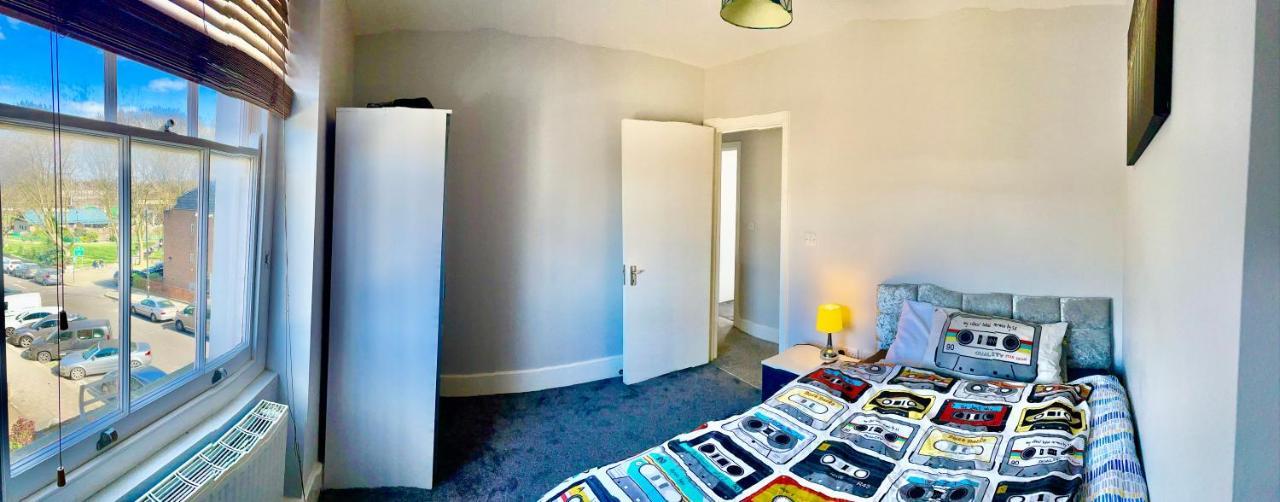 Camden Guest House Double Bedroom With Super Large King Bed London Eksteriør bilde